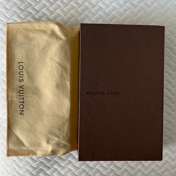 Louis Vuitton empreinte secret zip around wallet in good condition. - Picture 4 of 8